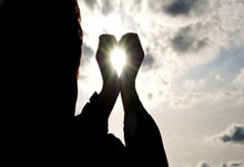 全红婵18岁首战告捷!要到杰克·劳尔签名照开心到搓手潮新闻.